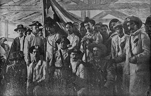 Voluntarios cubanos.